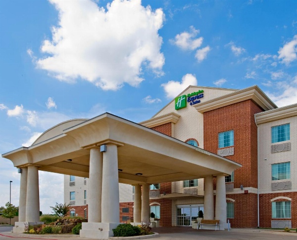 Holiday Inn Express Hotel & Suites Levelland image 1